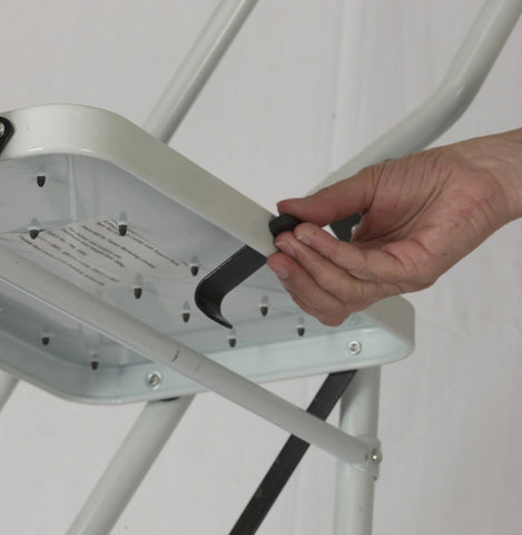 Step Ladder With Safety Rail